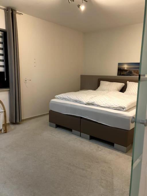 Grosse Wohnkueche, Terrasse, Schlafzimmer Am Steinhuder Meer, Wlan, Parkplatz, Fussbodenheizung, 70Qm Wunstorf Exteriör bild