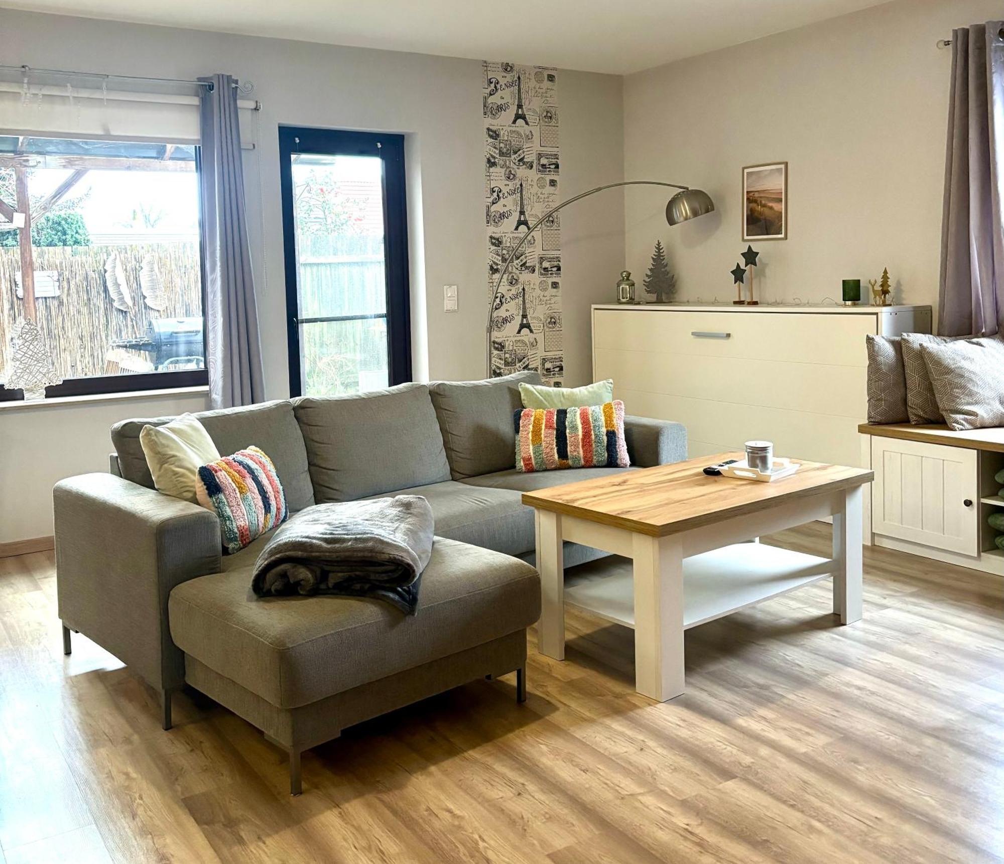 Grosse Wohnkueche, Terrasse, Schlafzimmer Am Steinhuder Meer, Wlan, Parkplatz, Fussbodenheizung, 70Qm Wunstorf Exteriör bild